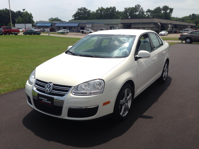 2010 Volkswagen Jetta LT 4-door