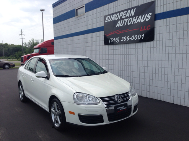 2010 Volkswagen Jetta LT 4-door