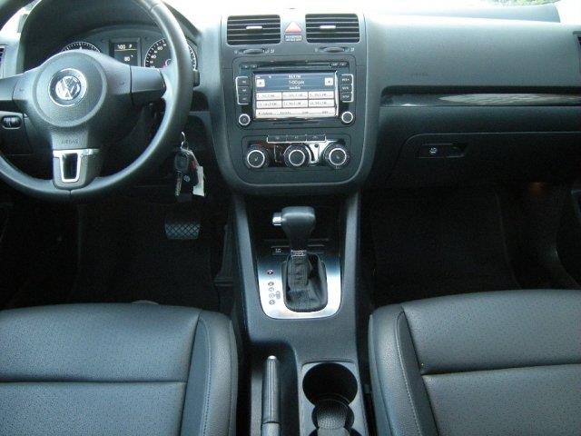 2010 Volkswagen Jetta 2WD 4dr XLT