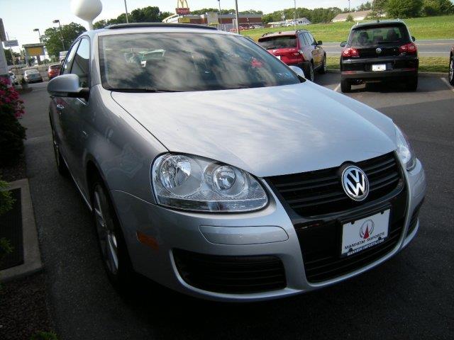 2010 Volkswagen Jetta 2WD 4dr XLT