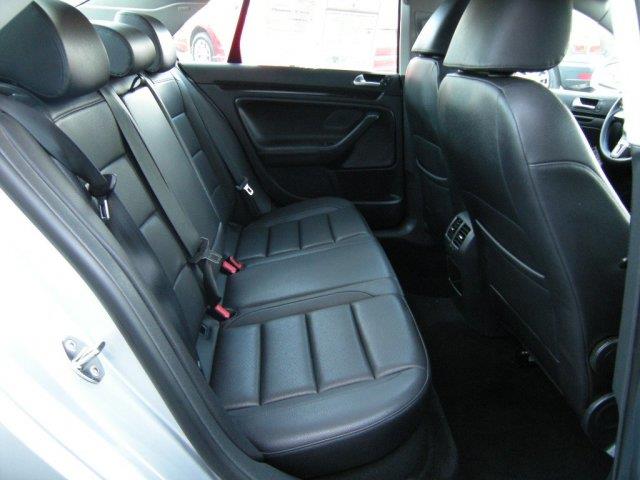 2010 Volkswagen Jetta 2WD 4dr XLT