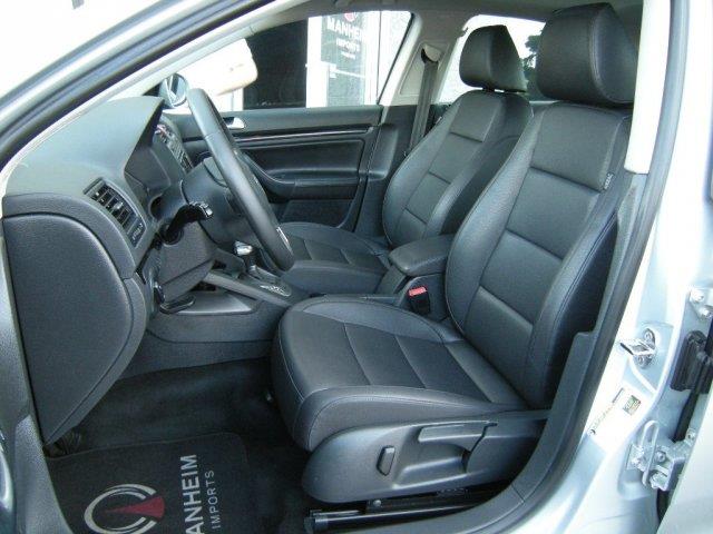 2010 Volkswagen Jetta 2WD 4dr XLT