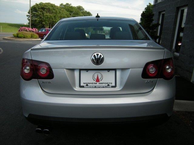 2010 Volkswagen Jetta 2WD 4dr XLT