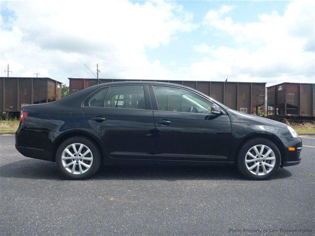 2010 Volkswagen Jetta AVEO LS