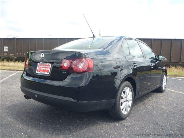 2010 Volkswagen Jetta AVEO LS