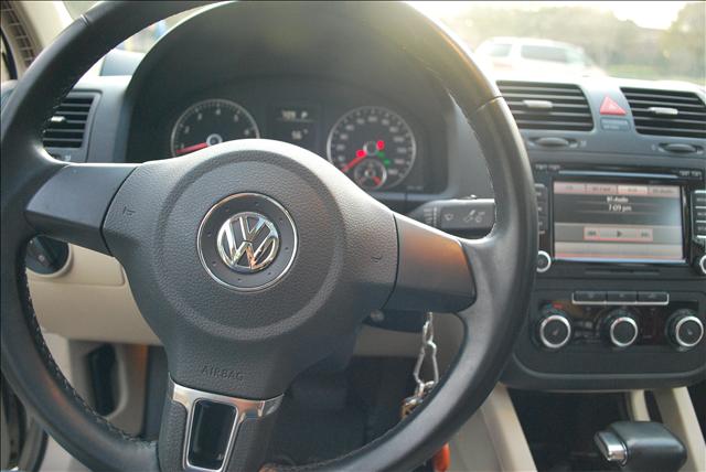 2010 Volkswagen Jetta Prerunner V6 W/trd