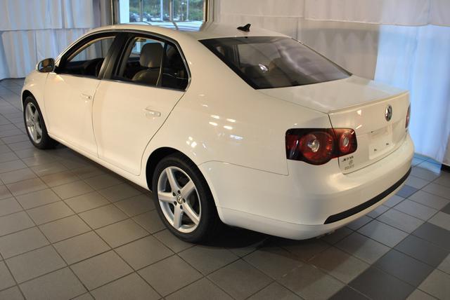 2010 Volkswagen Jetta CD With MP3