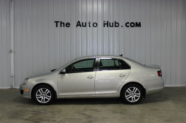 2010 Volkswagen Jetta CD With MP3