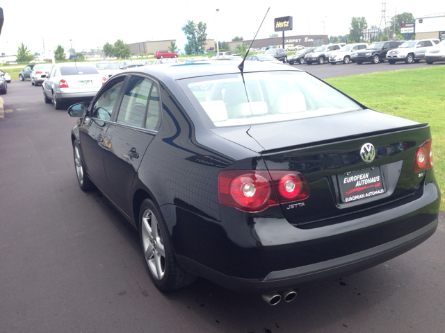 2010 Volkswagen Jetta LT 4-door