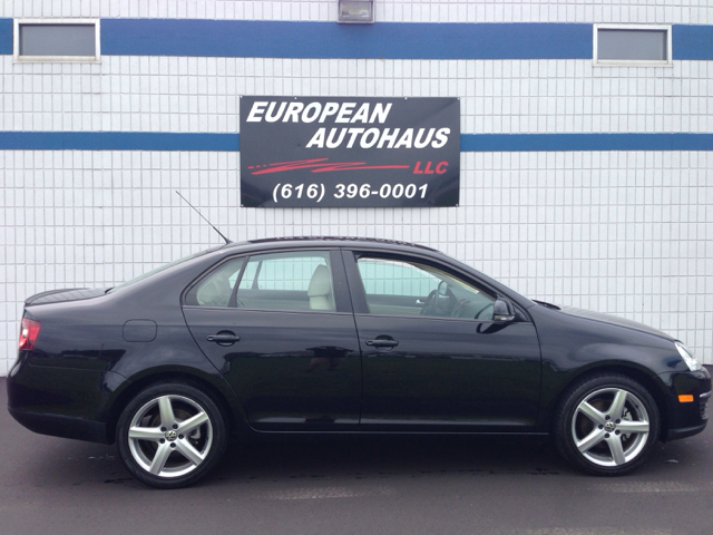 2010 Volkswagen Jetta LT 4-door