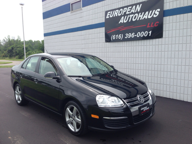 2010 Volkswagen Jetta LT 4-door