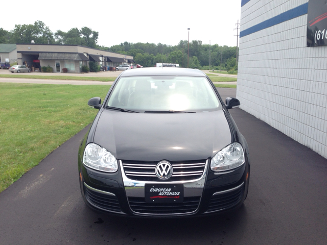 2010 Volkswagen Jetta LT 4-door