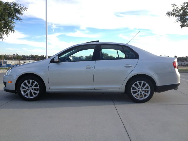 2010 Volkswagen Jetta 128i Premium PKG CPE Coupe