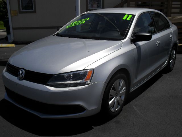 2011 Volkswagen Jetta LS Flex Fuel 4x4 This Is One Of Our Best Bargains