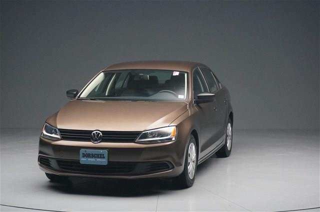 2011 Volkswagen Jetta AWD 2 DVDs GPS Sunroof