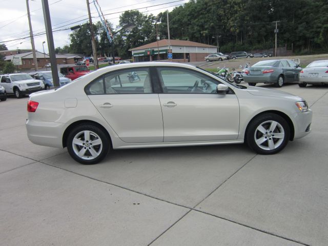 2011 Volkswagen Jetta XLT Super Cab 4WD