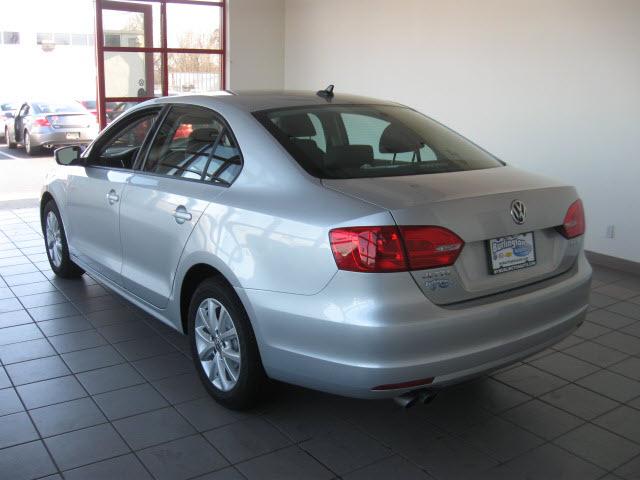 2011 Volkswagen Jetta 4 Door SR5 V6 Reg Bed