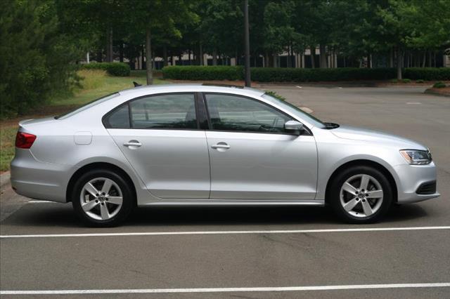 2011 Volkswagen Jetta XLT REG CAB 4X4