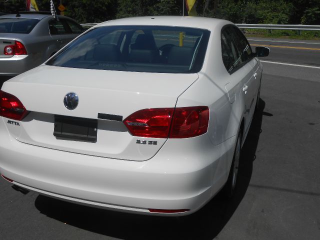 2013 Volkswagen Jetta Reg Cab 111.2 Inch WB 2WD LS Truck