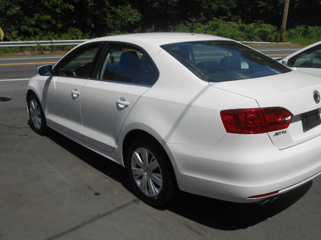 2013 Volkswagen Jetta Reg Cab 111.2 Inch WB 2WD LS Truck