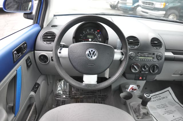 1998 Volkswagen New Beetle Base