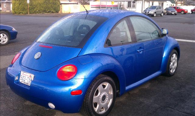 1998 Volkswagen New Beetle Base