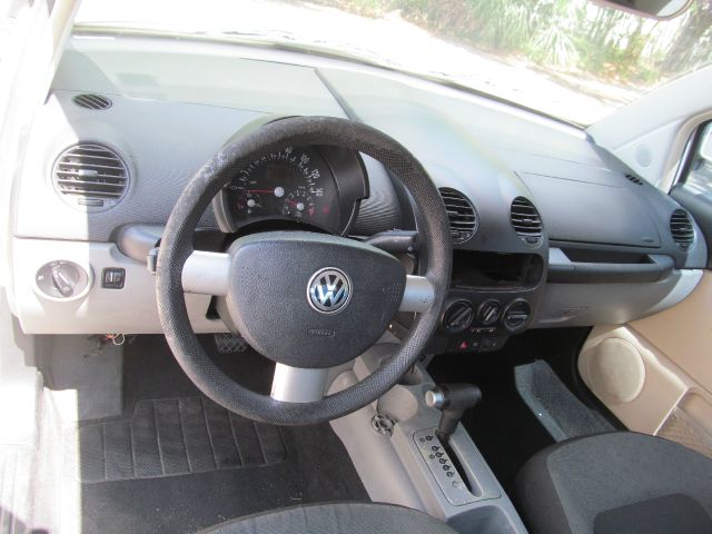 1998 Volkswagen New Beetle Base