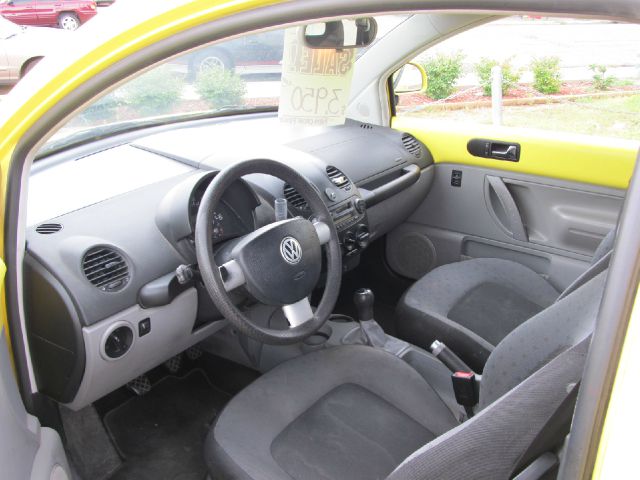 1998 Volkswagen New Beetle Base