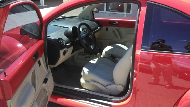 1998 Volkswagen New Beetle Base