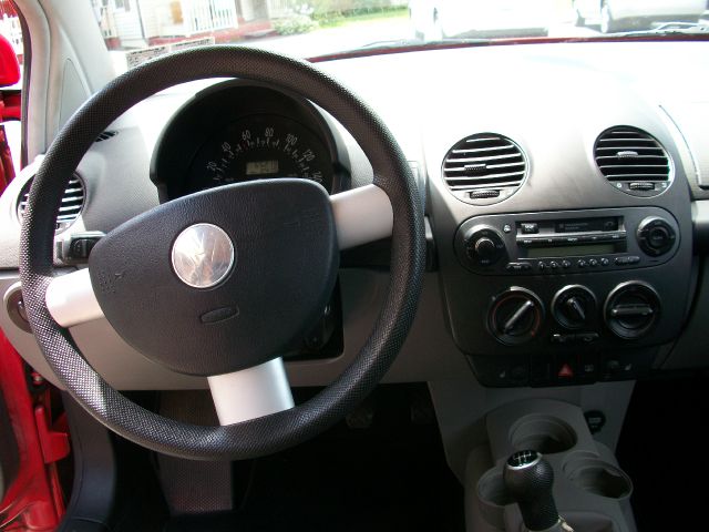 1998 Volkswagen New Beetle Base