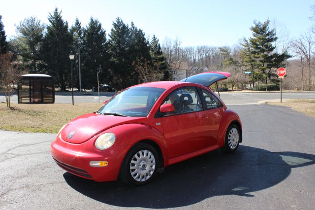 1999 Volkswagen New Beetle S Sedan