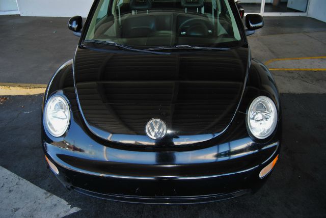 1999 Volkswagen New Beetle S Sedan