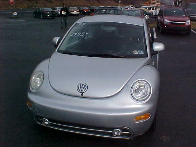 1999 Volkswagen New Beetle FWD 4dr Sport