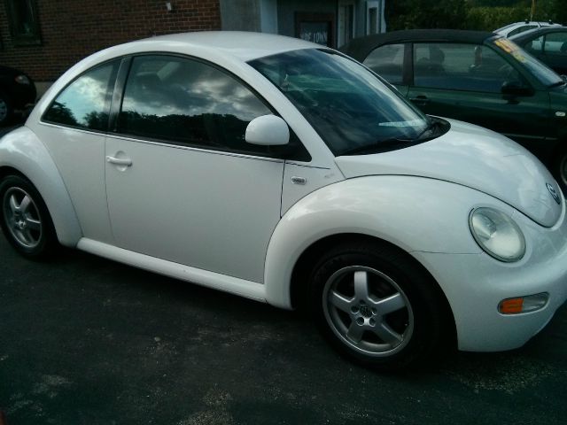 1999 Volkswagen New Beetle S Sedan