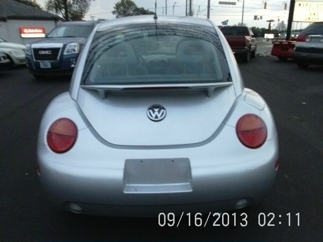 1999 Volkswagen New Beetle Quad Cab 4x2 Shortbox XLT