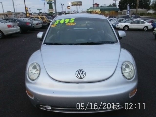 1999 Volkswagen New Beetle Quad Cab 4x2 Shortbox XLT