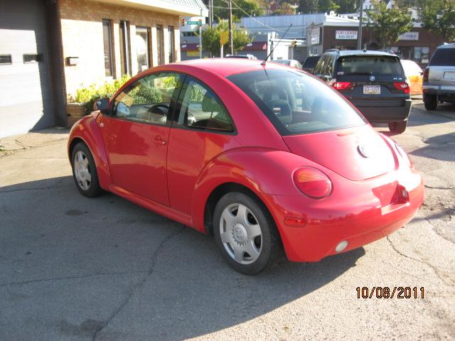 1999 Volkswagen New Beetle FWD 4dr Sport