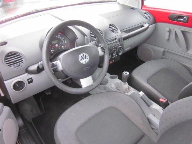 1999 Volkswagen New Beetle S Sedan