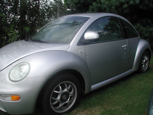 1999 Volkswagen New Beetle S Sedan