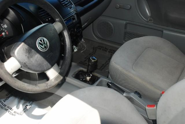 1999 Volkswagen New Beetle S Sedan