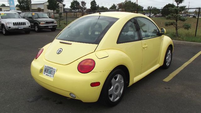 1999 Volkswagen New Beetle Quad Cab 4x2 Shortbox XLT