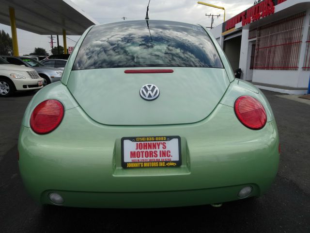 2000 Volkswagen New Beetle S Sedan