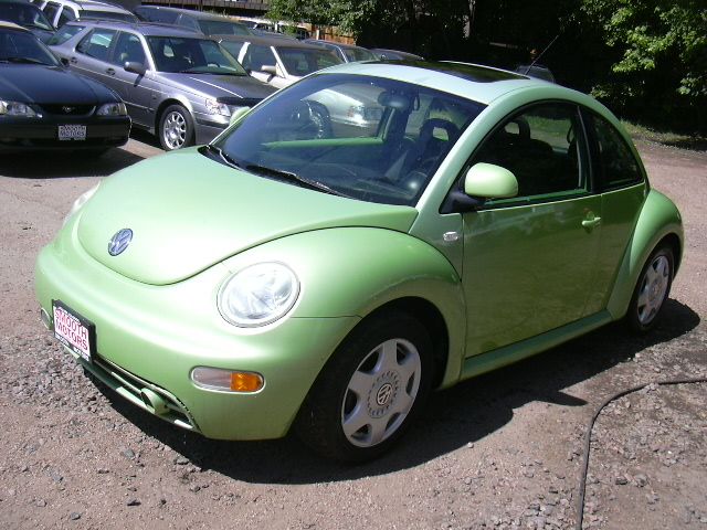 2000 Volkswagen New Beetle Quad Cab 4x2 Shortbox XLT