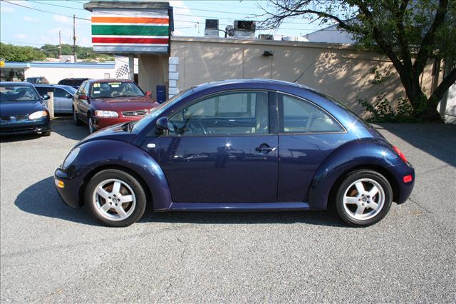 2000 Volkswagen New Beetle 1LT