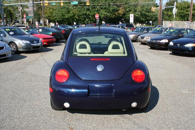 2000 Volkswagen New Beetle 1LT