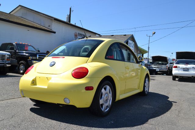 2000 Volkswagen New Beetle SE Crew Cab 4WD FFV