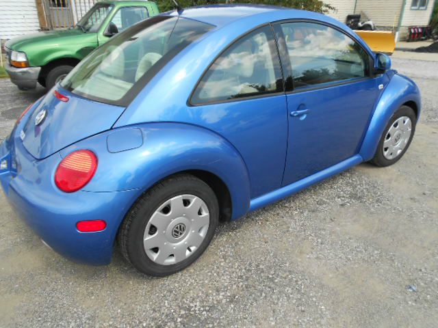 2000 Volkswagen New Beetle S Sedan