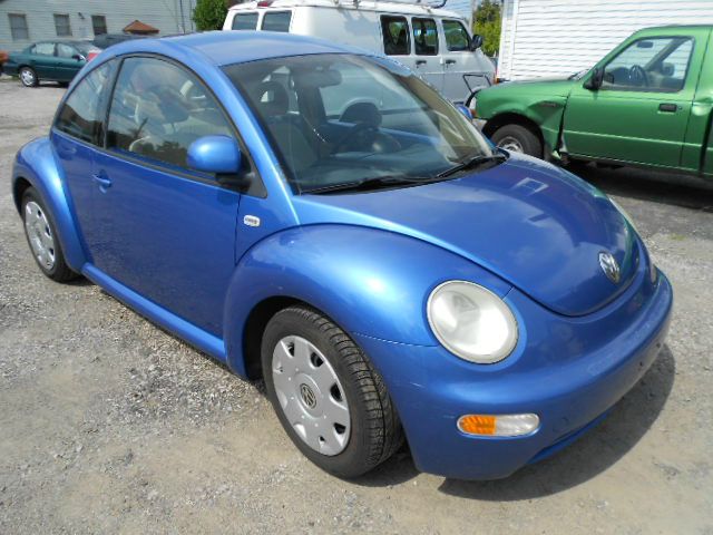 2000 Volkswagen New Beetle S Sedan