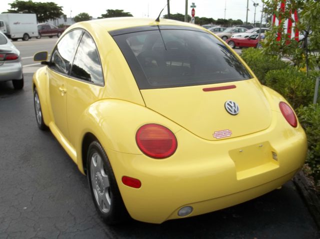 2000 Volkswagen New Beetle SE Crew Cab 4WD FFV