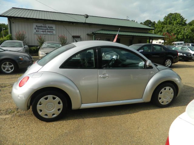 2000 Volkswagen New Beetle Quad Cab 4x2 Shortbox XLT